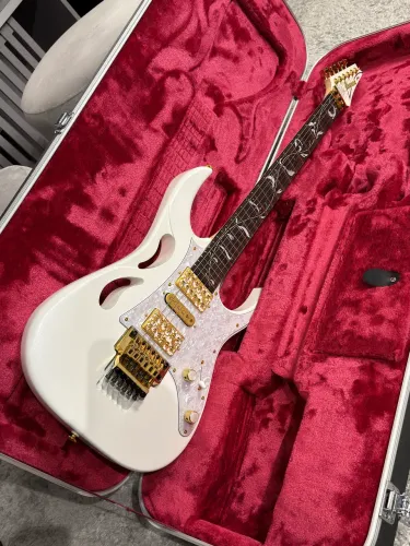 Guitarra Ibanez Steve Vai Signature PIA3761 Stallion White - 2021