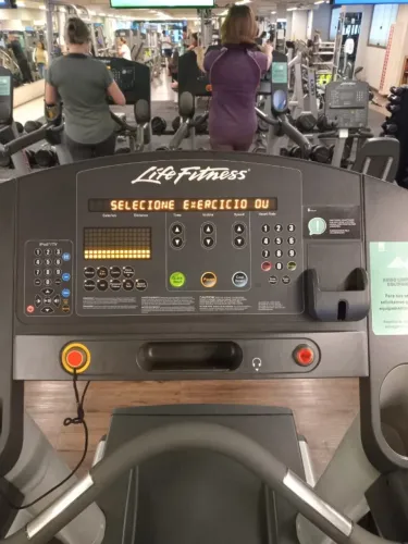 Esteira Academia Life Fitness