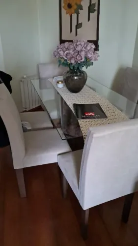 Mesa de jantar de seis lugares