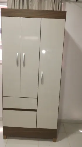 Vendo guarda roupa de solteiro