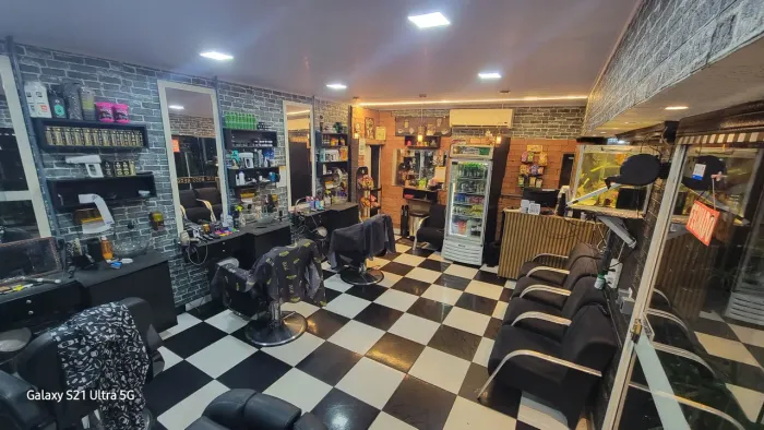 Barbearia boss beard contrata!