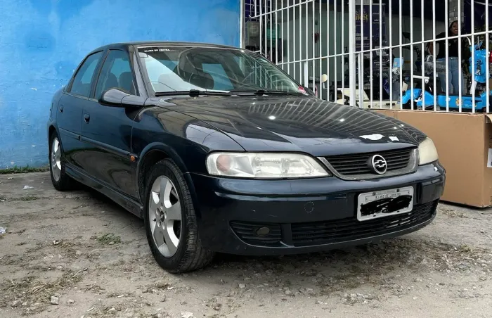 Chevrolet Vectra CD 2.2 16V / 2.0 16V Mec./aut. 2002