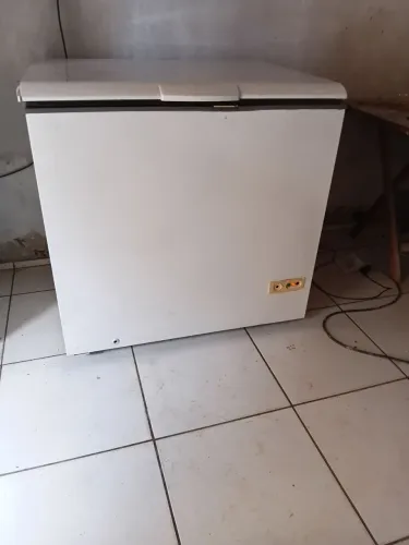 Vende-se freezer consul