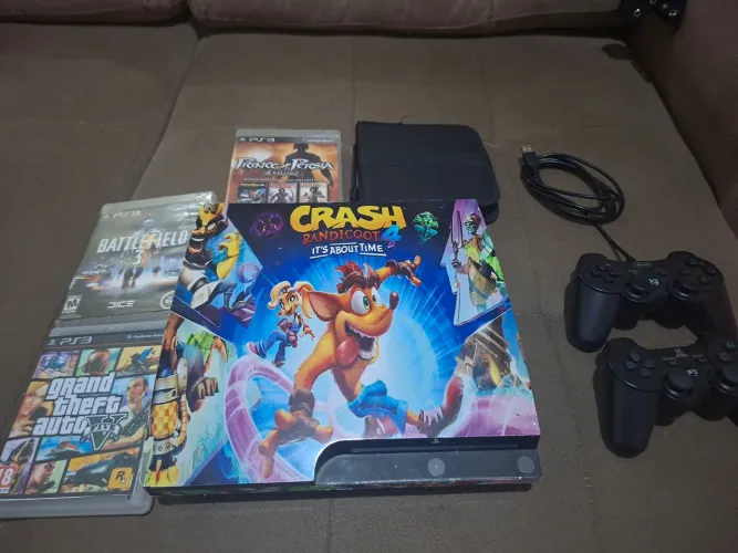 Vendo ps3 desbloqueado com 8 jogos e 2 controles