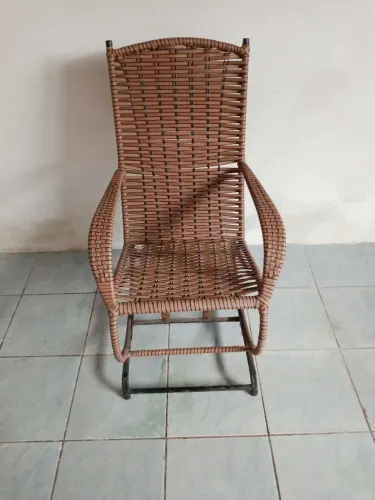 Reforma de cadeira  de balaço de mesa de ária todo na fibra sintética 