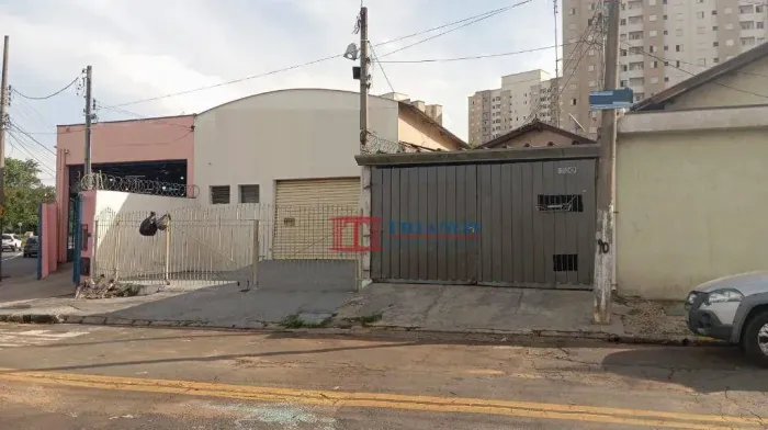 Barracão + Casa em anexo, próximo da Avenida Alberto Vollet Sachs
