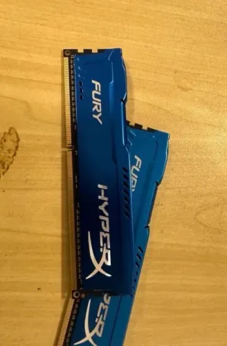2 Memórias 8gb FURY HYPERX - Total 16gb - DDR3 - Muito nova