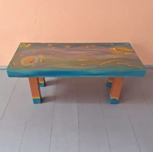 Mesinha pintada à mão