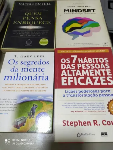 Livros semi novos e usados