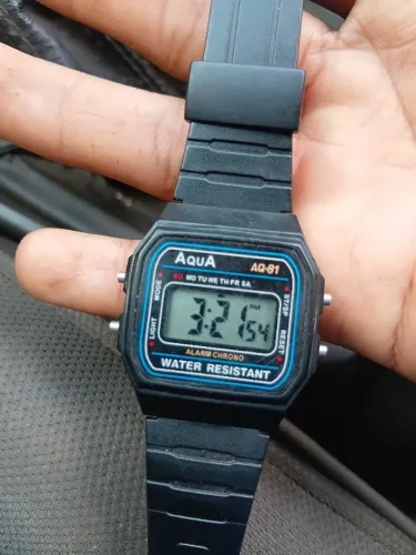 relógio Aqua AQ-81