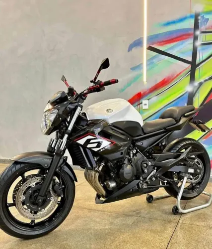 XJ6 N SP 2014 600Cc 2 Capacetes de Brinde