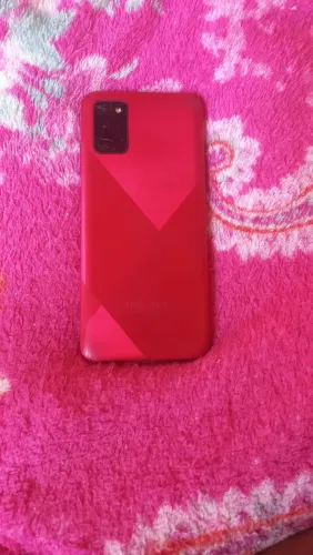 Vendo este Celular  muito bom 
