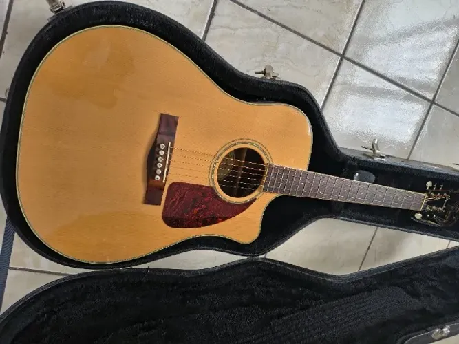 Violão Fender DG-200SCE Tampo Maciço + Hardcase Road Runner