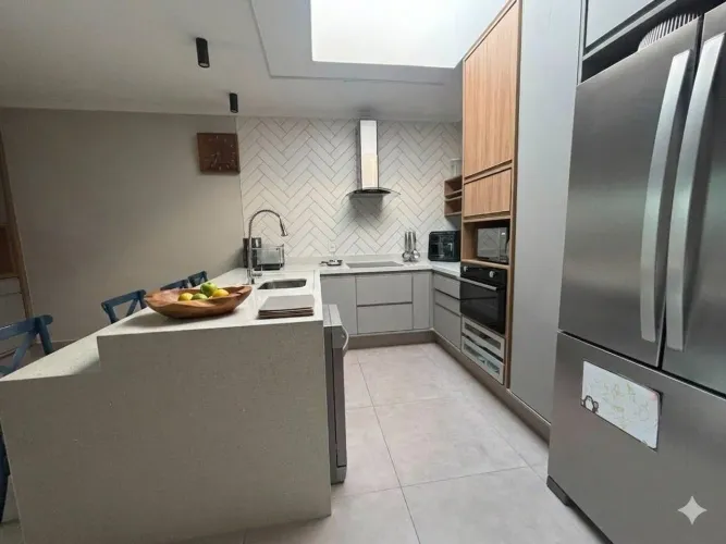 Casa á venda com 3 dormitórios sendo 1 suíte - Residencial Phytus/SP