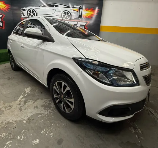 Chevrolet Onix Hatch LTZ 1.4 8V Flex Power Mec. 4P 2016