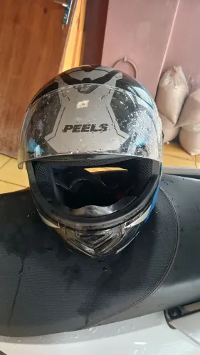 Capacete pells