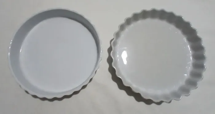 Lote com 2 Formas de Torta/Quiche em Porcelana Branca - Vintage