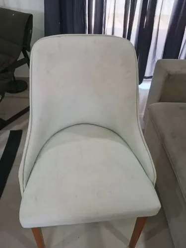 Mesa com 6 cadeiras