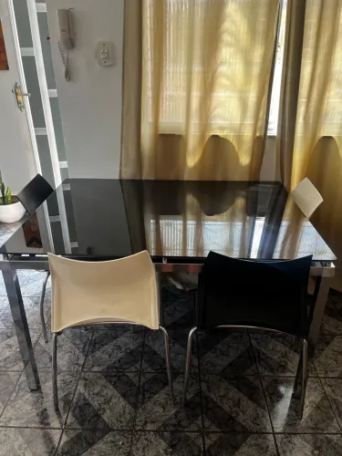 Conjunto de Mesa de Jantar + 4 cadeiras