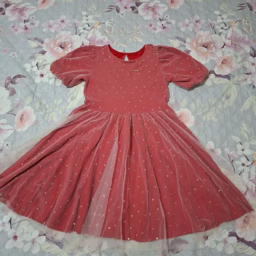 Vestido vermelho carinhoso