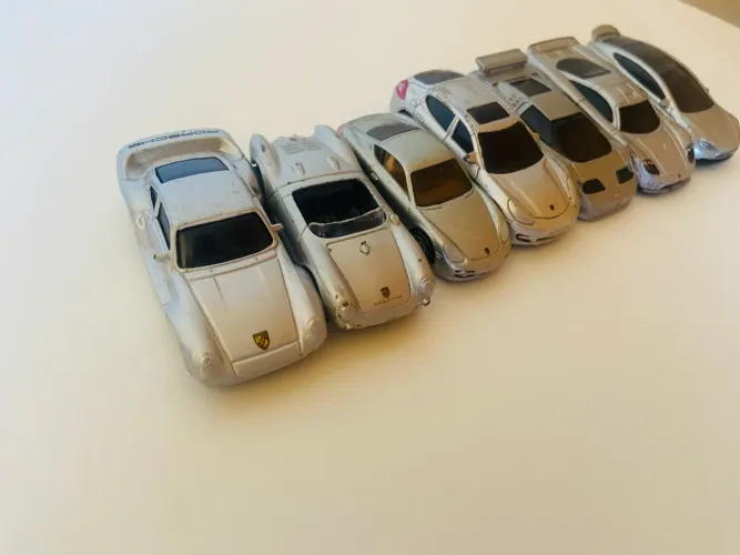 lote de 7 carrinhos maisto e hot wheels escala 1:64