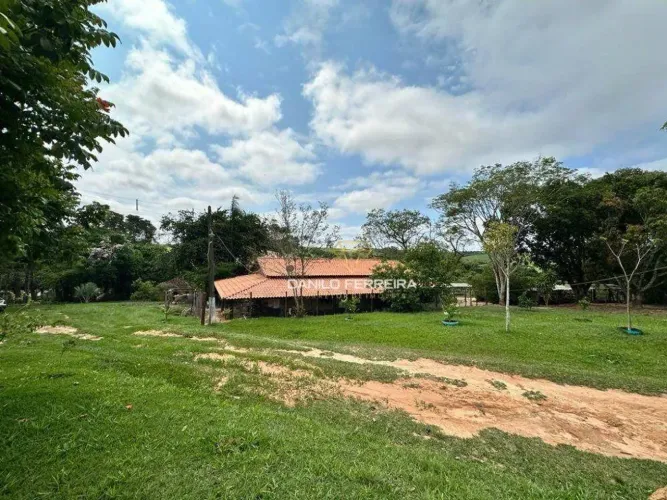 Sítio com 2 dormitórios à venda, 181500 m² por R$ 1.125.000,00 - Zona Rural - Itapetininga