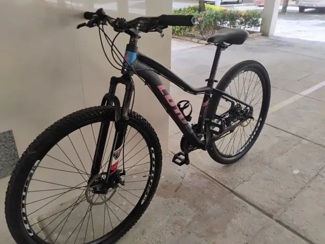 Bicicleta lótus feminina aro 29?