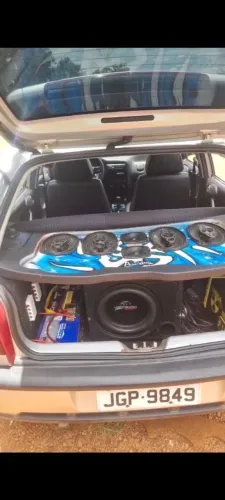 Som automotivo com grave