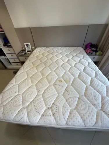CAMA BOX QUEEN SIZE + COLCHÃO PILLOW TOP - ÓTIMO ESTADO