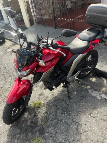 FZR 2021 2° dono documentação e moto ok