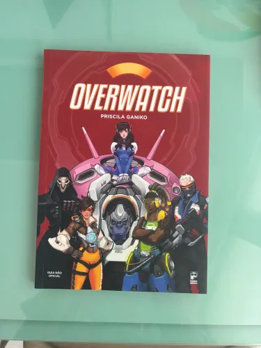 Livro Overwatch Priscila Ganiko