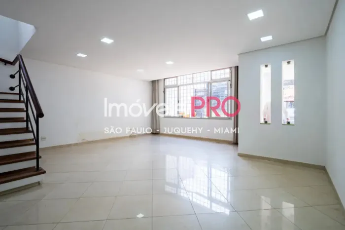Casa de vila com 172m2 , 3 dorm, todos suites e 2 vagas no Campo Belo