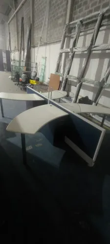 Estação de trabalho 4 mesas