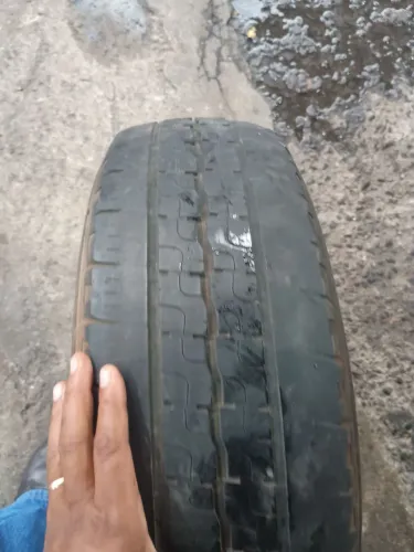 Roda de ferro com pneu Iveco