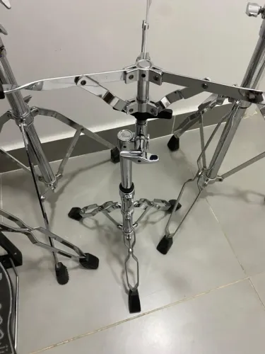 Estante Yamaha, Pearl, DW