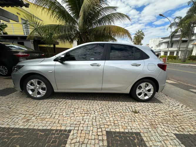 Chevrolet Onix Hatch LTZ 1.0 12V TB Flex Aut. 5P 2022