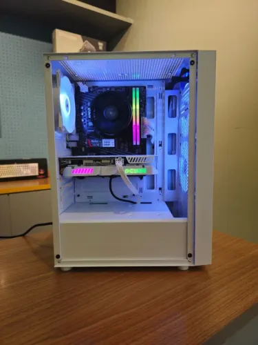 PC GAMER - Ryzen 5 5500, RTX3050 8GB, B550M Wifi, 16GB(2x8GB), 512GB, 600W,A290 Branco