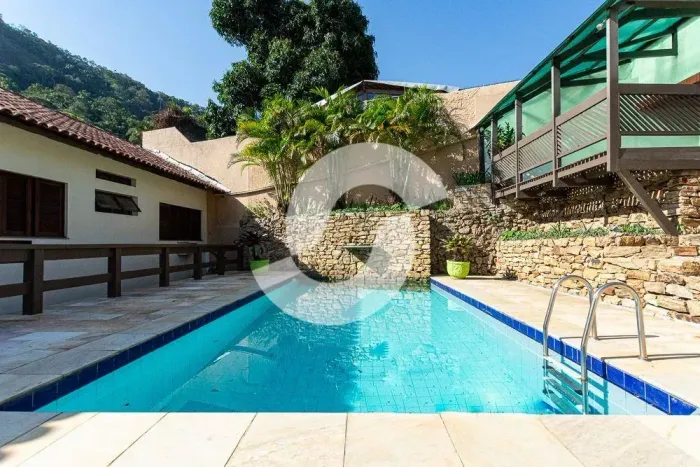 Casa de 394 m² na Tocantins - São Francisco - Niterói - RJ, à venda por R$ 1.989.000