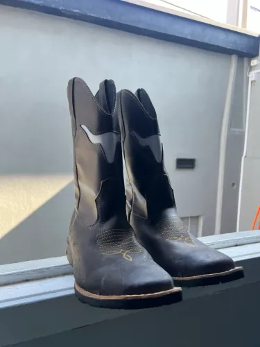 Vende-se Bota Texana e Chapéu