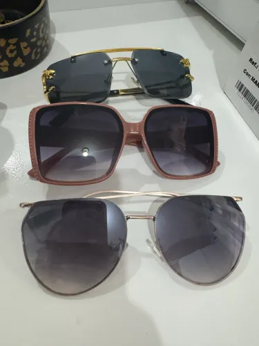 Óculos de sol feminino LEIA A DESCRIÇÃO