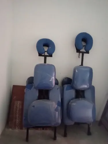 Vende-se cadeira quick massage usada duas vezes.