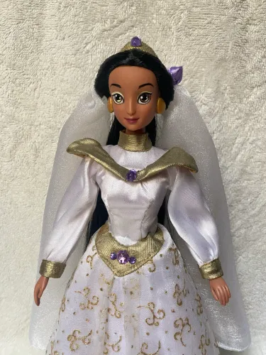 Boneca Jasmine noiva