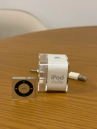Apple iPod Shuffle 4ª Geração 2GB (A1373) | Original