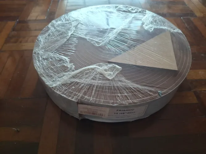 4 rolos Rodapé autocolante