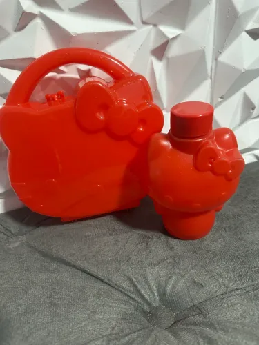 Lancheira e garrafinha da hello kitty