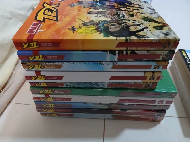 Coleção Max Tex 1 ao 10 e Tex edição especial colorida 12 ao 17