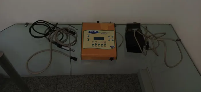 Motor de Implante ACIOI Omega Torque Completo com Maleta + Pedal - Usado Odontologia