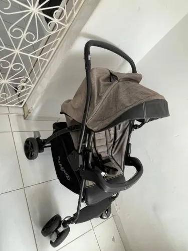 Vendo carrinho de bebê Burigotto