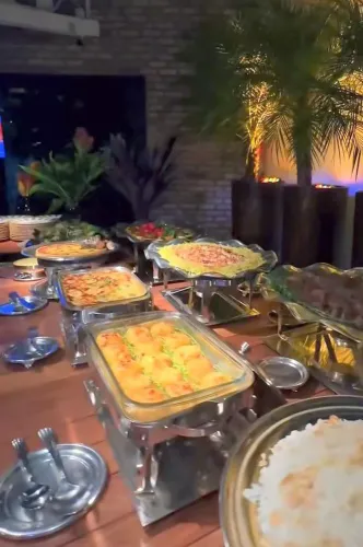 Sou cozinheira fono a fogão, e também auxiliar de cozinha,  doméstica e boleira 