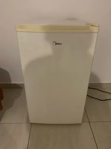 Frigobar Midea 90 litros - Branco - 110v